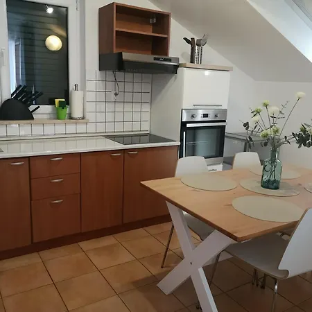 Jadran Апартаменты Омиш