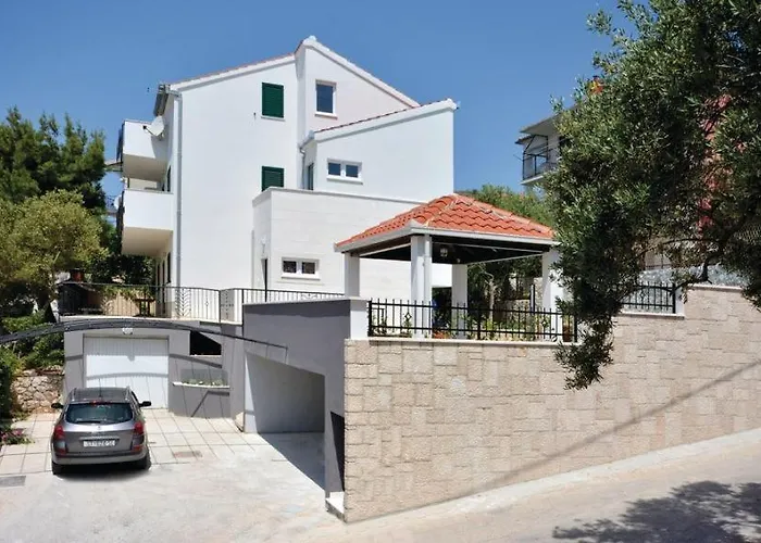 Jadran Омиш