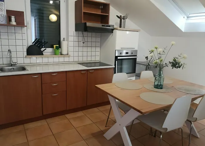 Jadran Апартаменты Омиш